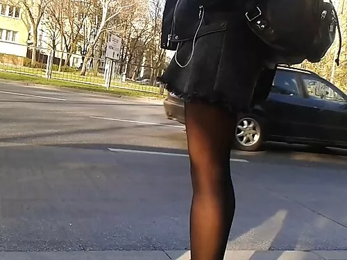 Отговорен. seksi lel ...